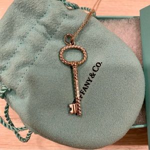 Unique vintage Tiffany key pendant with chain - Elsa Peretti design